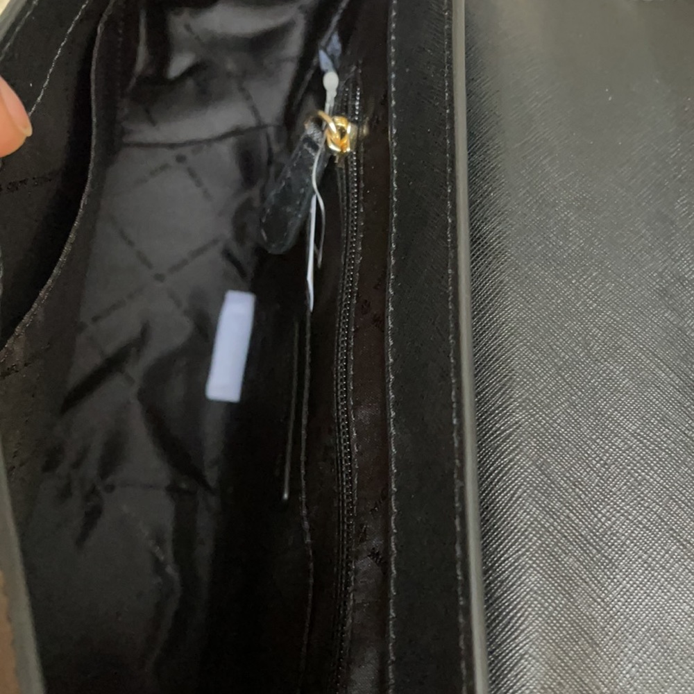 Michael Kors Bridgette MD TH Messenger Black - Picture 9 of 16